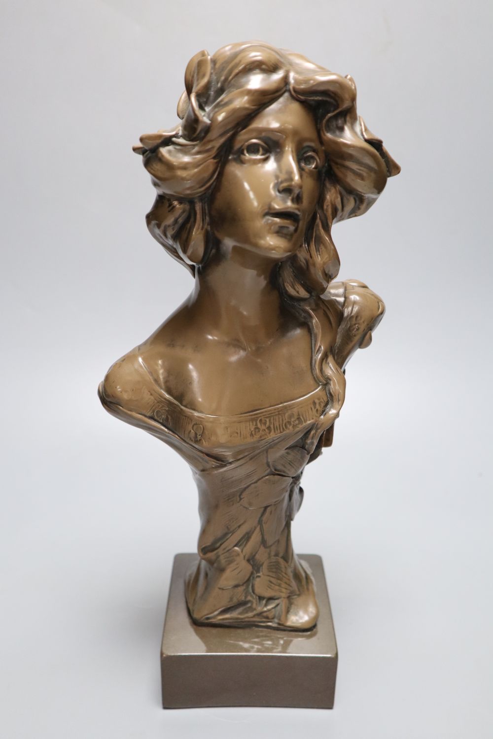 A decorative resin bust of an Art Nouveau lady, height 35cm